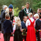Kronprins Haakon og Kronprinsesse Mette-Marit ved ankomsten til Sirdal (Foto: Terje Bendiksby / NTB scanpix)